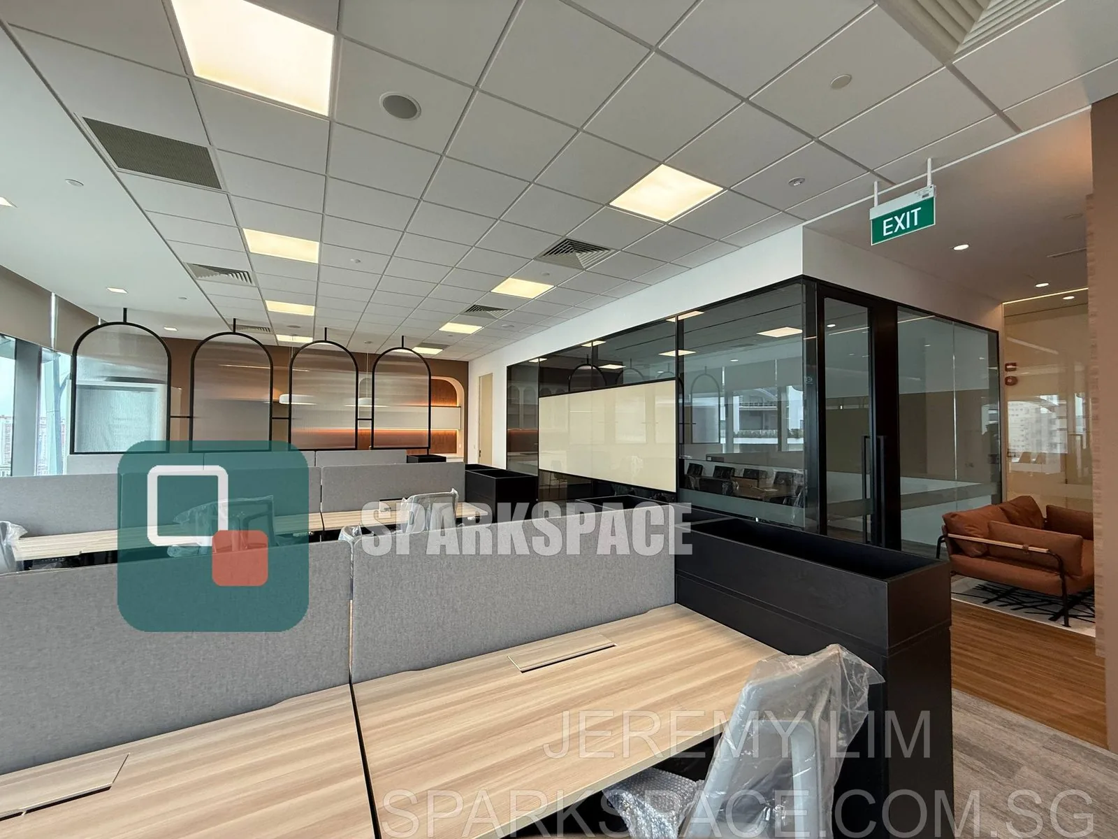 Fitted office pantry with banquette seating at Keppel South Central Level 14